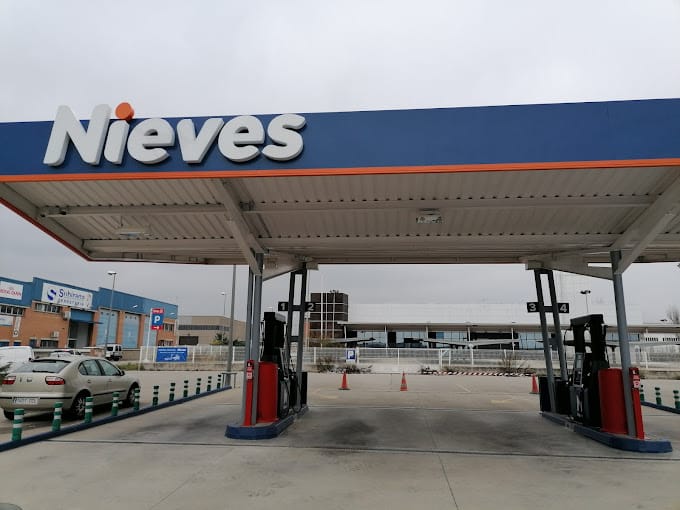 Gasolinera Nieves Esparraguera Camí Ral