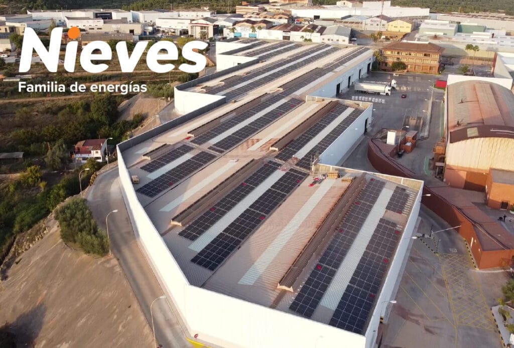 Instalación fotovoltaica industrial en Vives Cerámica realizada por Nieves Energía