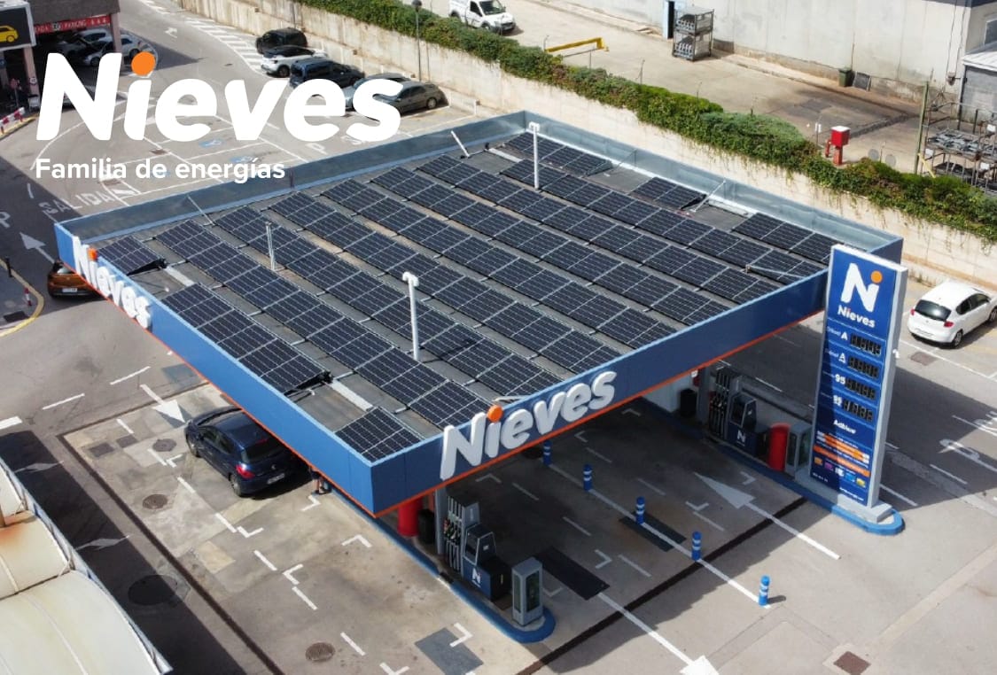 Instalación fotovoltaica en Estación de Servicio de Nieves Energía
