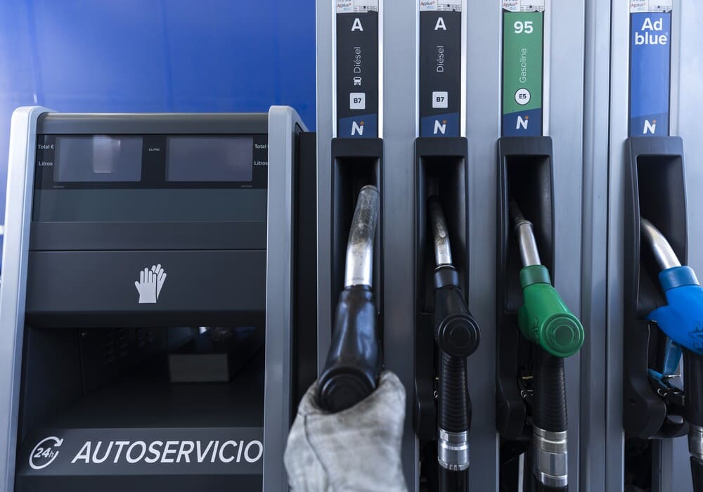 Surtidor de tipos de combustible-Nieves