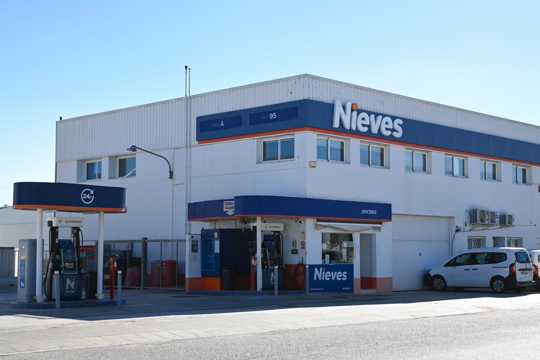 Estación de servicio de Esparreguera- Nieves