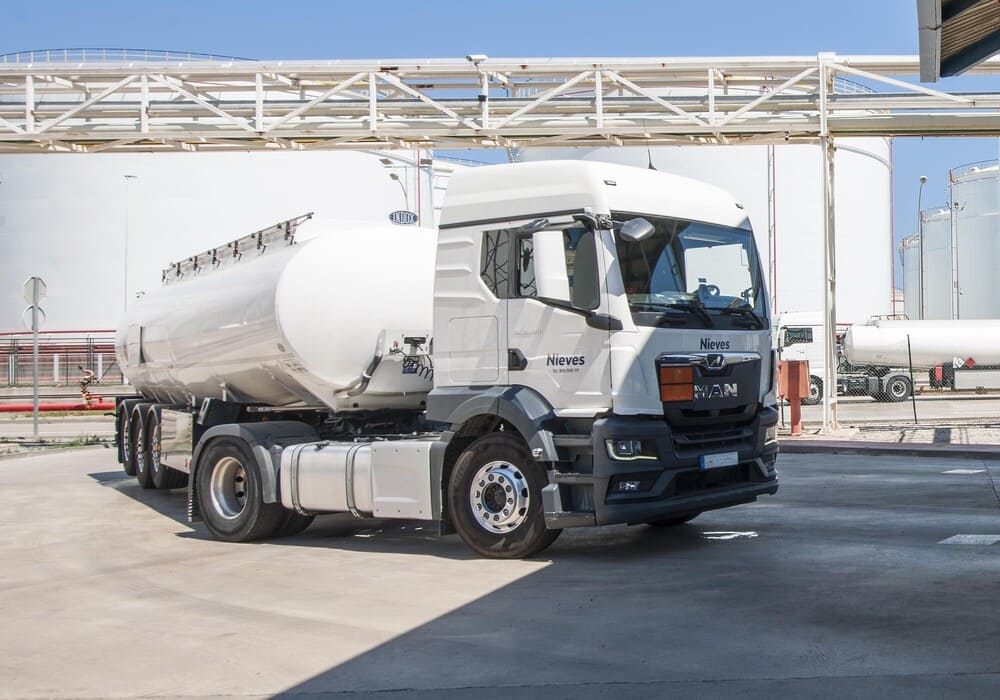 Qué capacidad de los tanques de los camiones cisterna