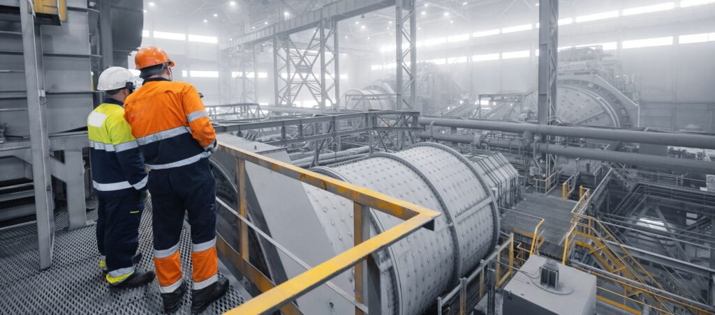 Interior de fábrica con nueva línea de producción para ayudas por sectores.