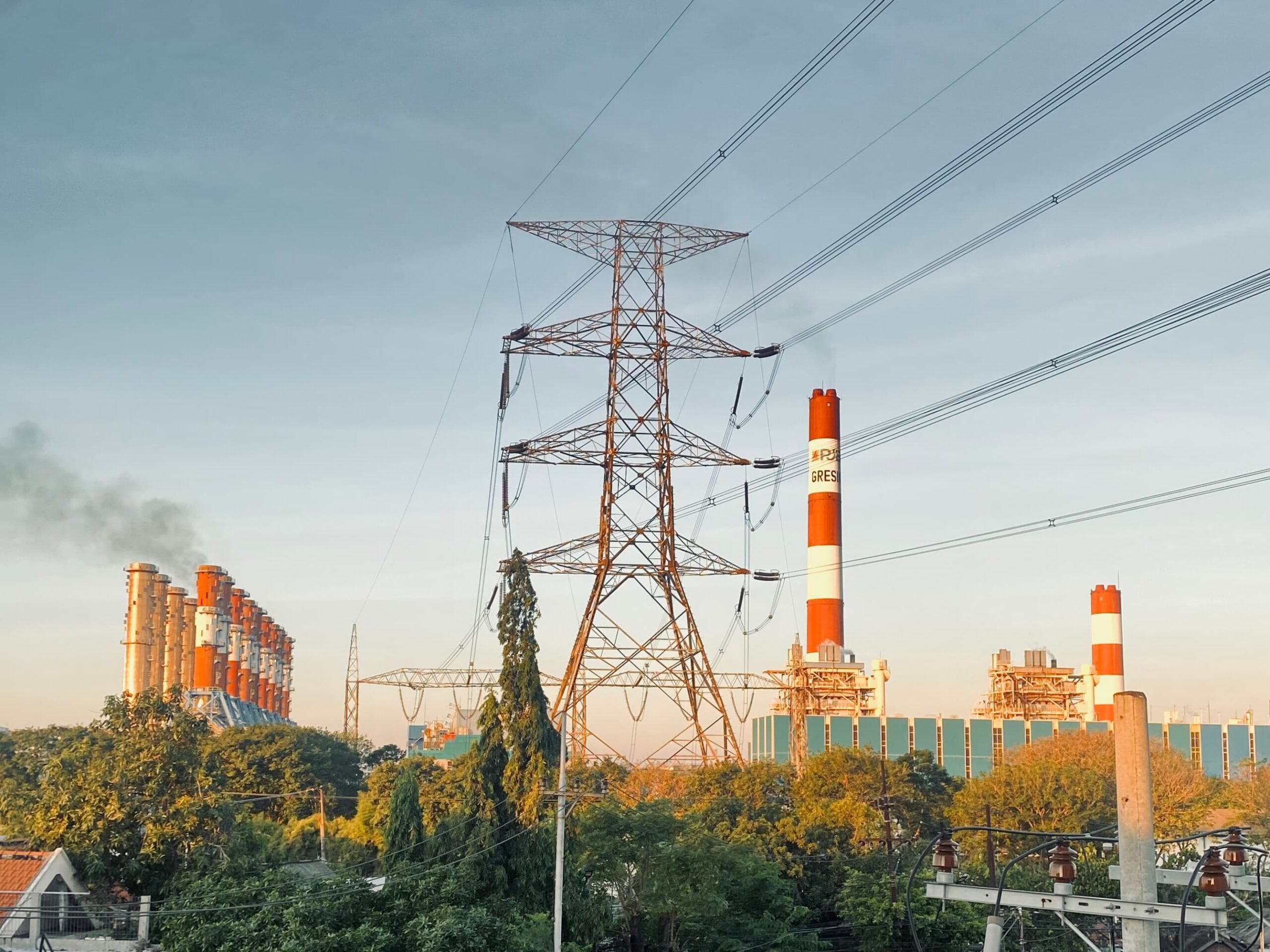 Central eléctrica e infraestructura de alta tensión relacionadas con la electrificación de procesos térmicos industriales